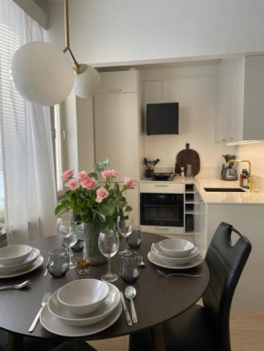Seaside apt with parking space, close to metro (6mins from city centre)